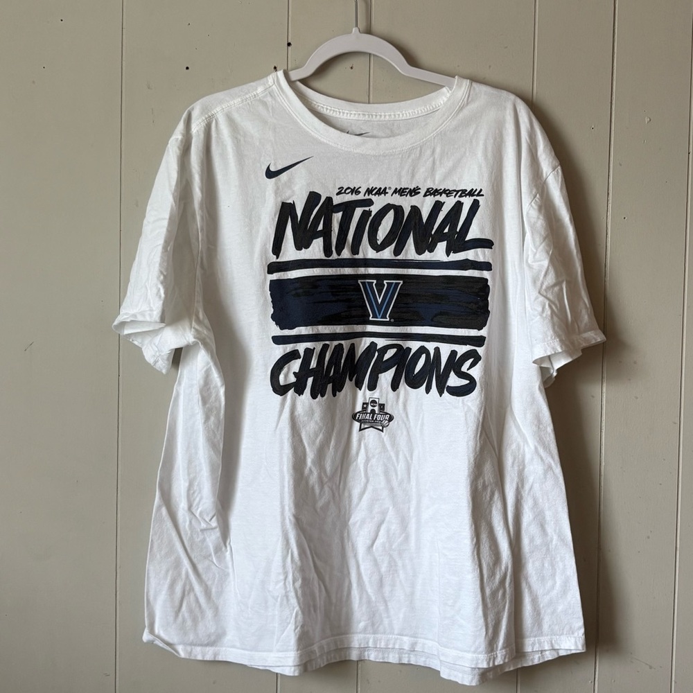 The Nike Tee 2016 NCAA Villanova National Champions Basketball T-shirt XXL